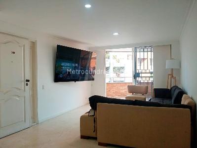 Apartamento de 3 alcobas en venta en Laureles, Medellín, 124 m² · foto 2 de 19