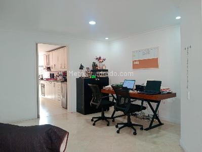 Apartamento de 3 alcobas en venta en Laureles, Medellín, 124 m² · foto 3 de 19