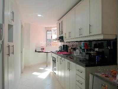 Apartamento de 3 alcobas en venta en Laureles, Medellín, 124 m² · foto 4 de 19