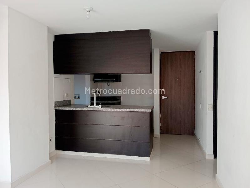 Apartamento de 3 Alcobas en Los Colores con Amenidades - 2