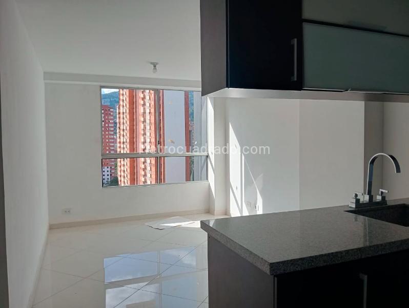 Apartamento de 3 Alcobas en Los Colores con Amenidades - 3