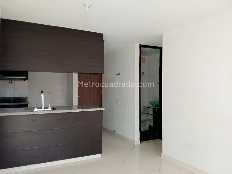 Apartamento de 3 Alcobas en Los Colores con Amenidades - 4