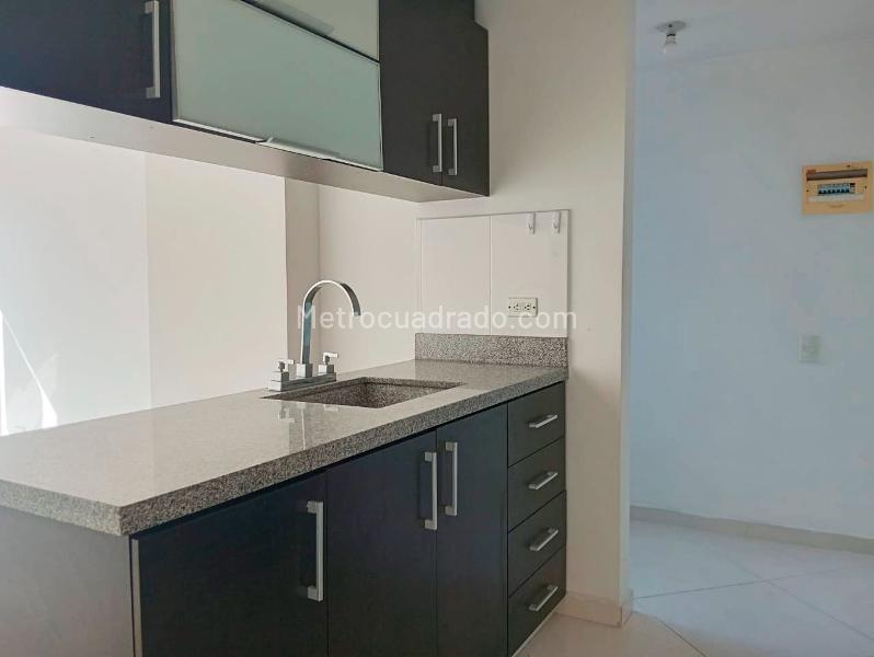 Apartamento de 3 Alcobas en Los Colores con Amenidades - 7