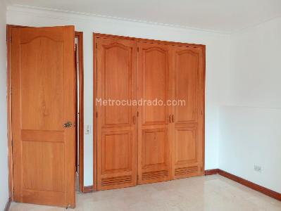 Apartamento de 3 alcobas en venta en Laureles, Medellín, 145 m² · foto 10 de 19