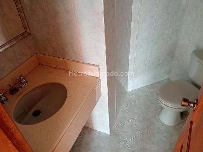 Apartamento de 3 alcobas en venta en Laureles, Medellín, 145 m² · foto 16 de 19