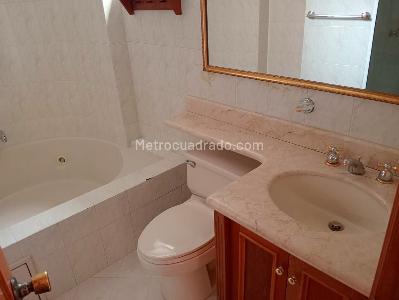 Apartamento de 3 alcobas en venta en Laureles, Medellín, 145 m² · foto 17 de 19