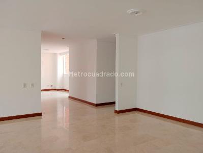 Apartamento de 3 alcobas en venta en Laureles, Medellín, 145 m² · foto 3 de 19
