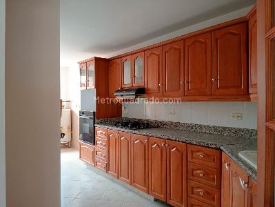 Apartamento de 3 alcobas en venta en Laureles, Medellín, 145 m² · foto 5 de 19