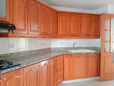 Apartamento de 3 alcobas en venta en Laureles, Medellín, 145 m² · foto 8 de 19