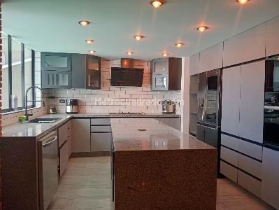 Apartamento de 4 alcobas en venta en Laureles, Medellín, 249 m² · foto 5 de 19