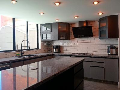 Apartamento de 4 alcobas en venta en Laureles, Medellín, 249 m² · foto 8 de 19