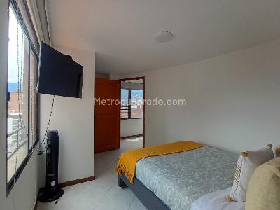 Apartamento en arriendo en Laureles, Medellín · foto 11 de 19