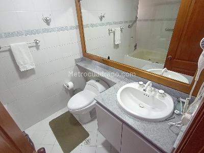 Apartamento en arriendo en Laureles, Medellín · foto 18 de 19
