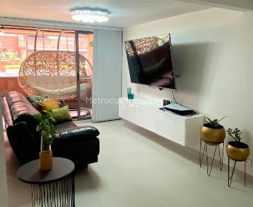 Apartamento de 3 alcobas en venta en Belen, Medellín, 132 m² · foto 2 de 15
