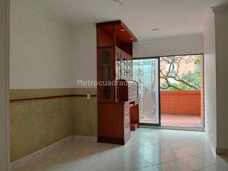Apartamento Amplio de 3 Alcobas Cerca de Universidades en Laureles - 3