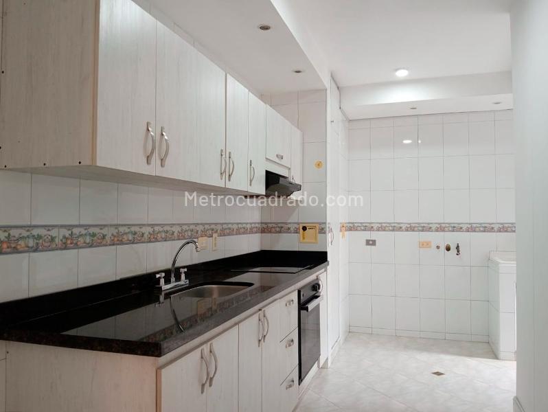 Apartamento Amplio de 3 Alcobas Cerca de Universidades en Laureles - 5