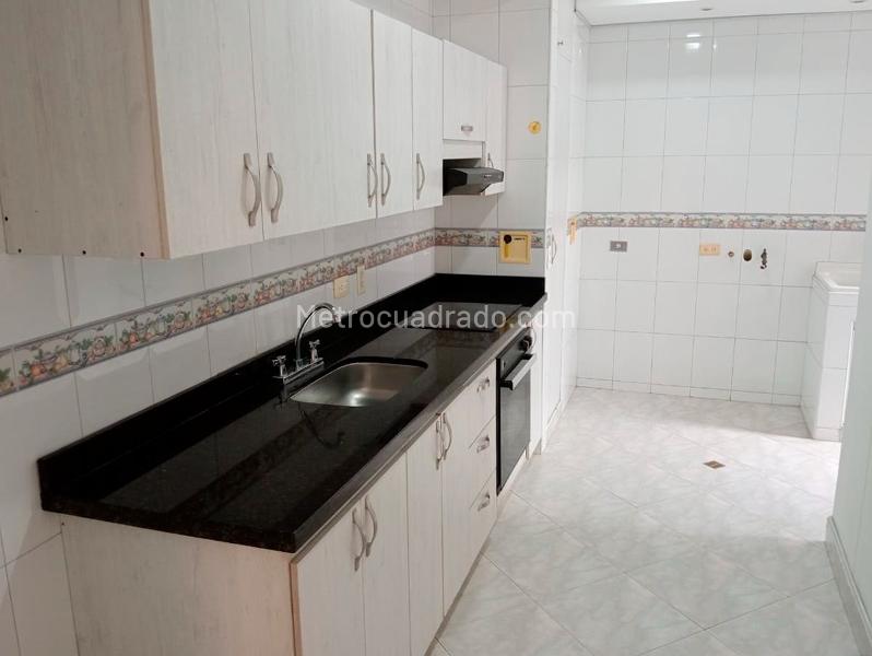 Apartamento Amplio de 3 Alcobas Cerca de Universidades en Laureles - 6