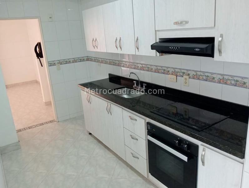 Apartamento Amplio de 3 Alcobas Cerca de Universidades en Laureles - 7