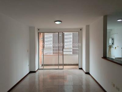 Apartamento de 3 alcobas en arriendo en Belen, Medellín, 77 m² · foto 3 de 15