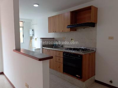 Apartamento de 3 alcobas en arriendo en Belen, Medellín, 77 m² · foto 5 de 15