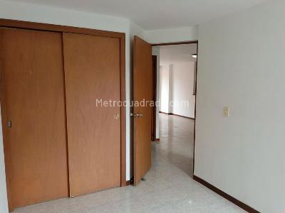 Apartamento de 3 alcobas en arriendo en Belen, Medellín, 77 m² · foto 8 de 15