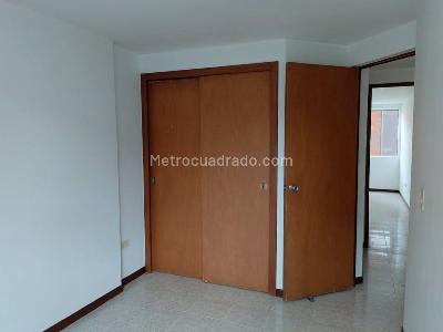 Apartamento de 3 alcobas en arriendo en Belen, Medellín, 77 m² · foto 9 de 15