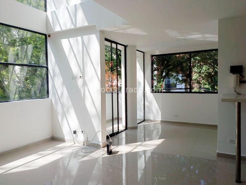 Spacious 3BR Apartment in Belen