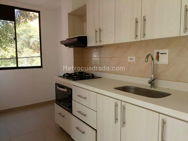 Apartamento Amplio de 3 Alcobas en Belén - 5