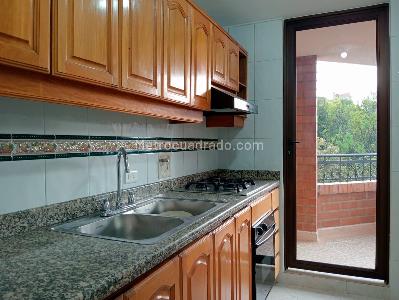 Apartamento de 4 alcobas en venta en Laureles, Medellín, 165 m² · foto 6 de 20