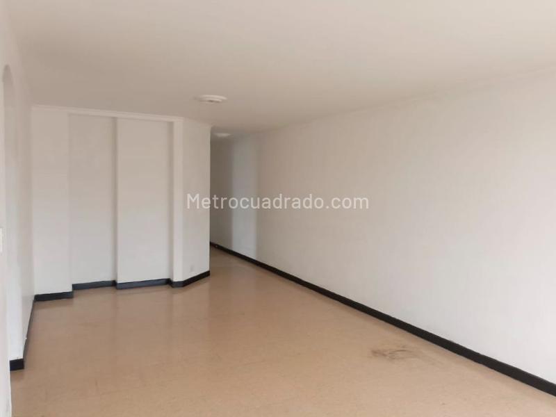 3BR Apartment with Balcony in Belen - 2