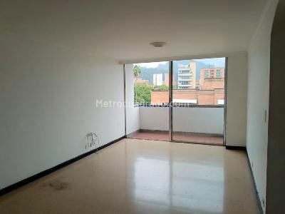 Apartamento de 3 alcobas en arriendo en Belen, Medellín, 100 m² · foto 4 de 15