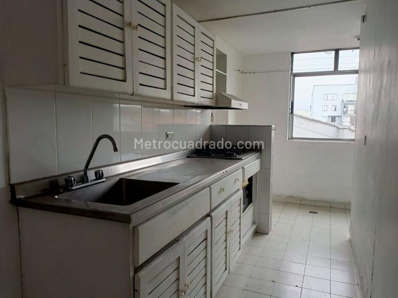 3BR Apartment with Balcony in Belen - 6