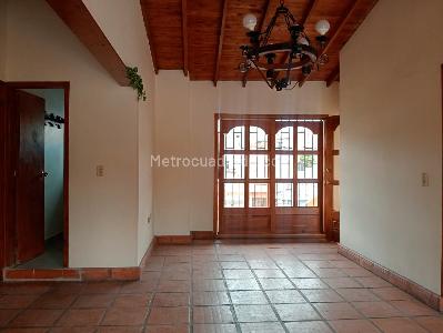 Apartamento en arriendo en Laureles, Medellín · foto 2 de 18