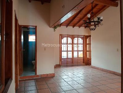 Apartamento en arriendo en Laureles, Medellín · foto 3 de 18