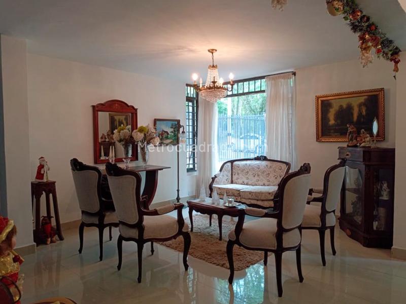 Independent 4BR House in Belen for Rent