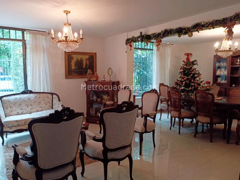 Independent 4BR House in Belen - 4