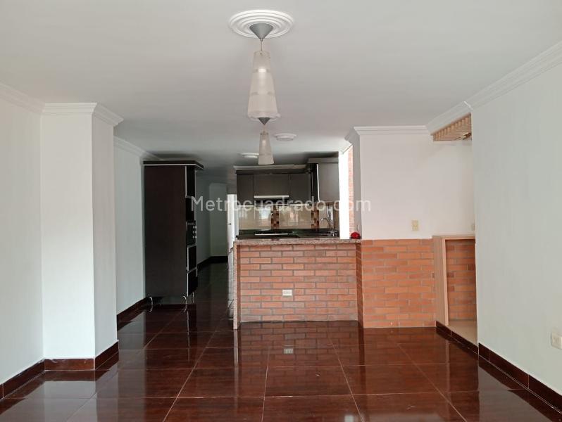 Apartamento Exterior de 3 Alcobas en Laureles (Conjunto Cerrado) - 2