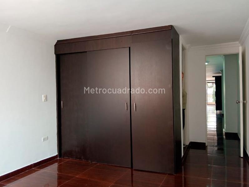 Apartamento Exterior de 3 Alcobas en Laureles (Conjunto Cerrado) - 7