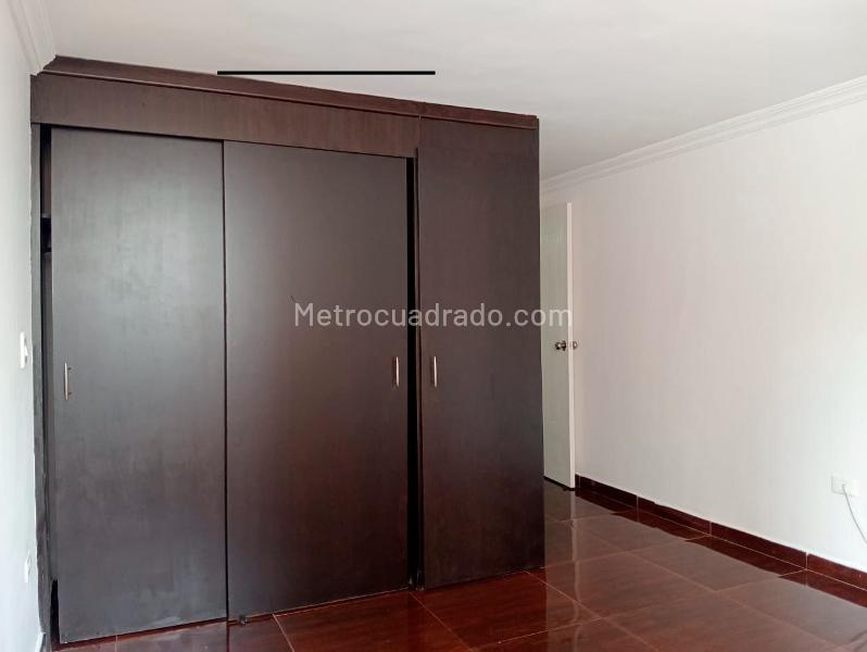Apartamento Exterior de 3 Alcobas en Laureles (Conjunto Cerrado) - 8