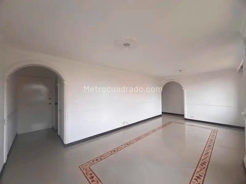 Apartamento Amplio de 3 Alcobas con 2 Baños en Belen