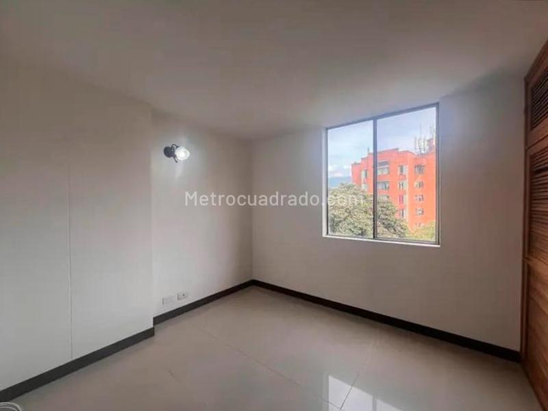 Apartamento Amplio de 3 Alcobas con 2 Baños en Belen - 6