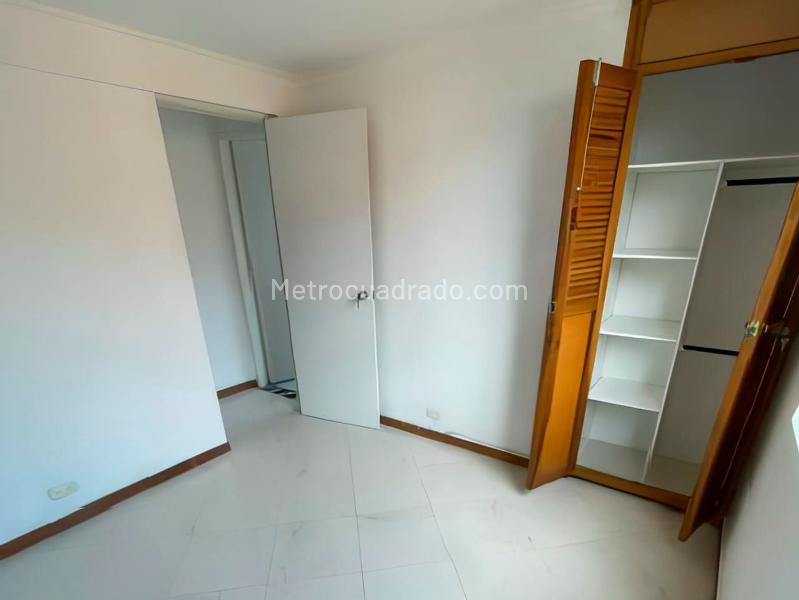 Apartamento Amplio de 3 Alcobas con 2 Baños en Belen - 9