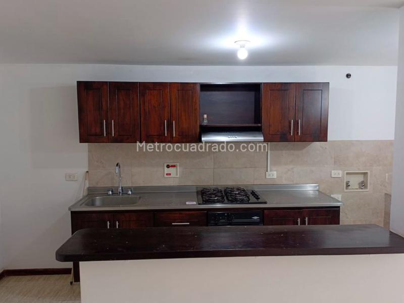 2BR Apartment for Rent in Closed Unit near Shops in Belún - 4
