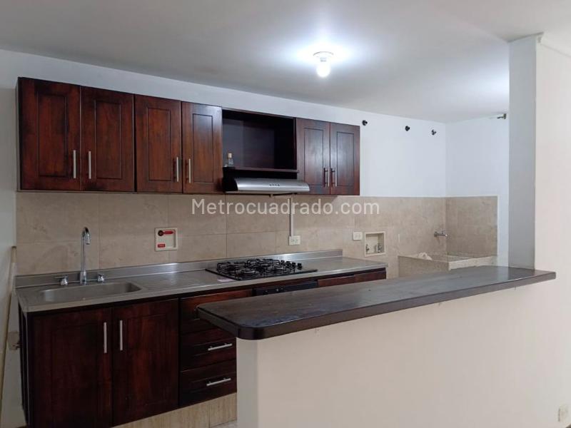 2BR Apartment for Rent in Closed Unit near Shops in Belún - 5
