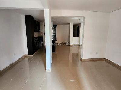 Apartamento de 3 alcobas en venta en Laureles, Medellín, 168 m² · foto 2 de 14