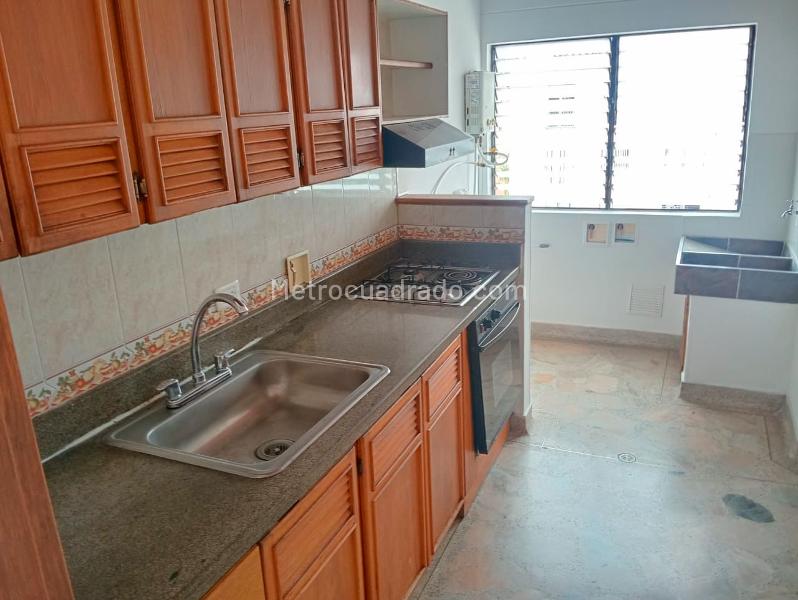 3BR Apartment for Rent in Laureles Gated Community with Pool & Parking - 6