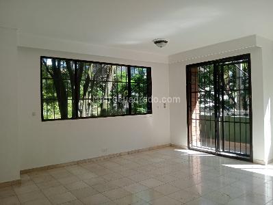 Apartamento de 3 alcobas en venta en Laureles, Medellín, 115 m² · foto 3 de 20