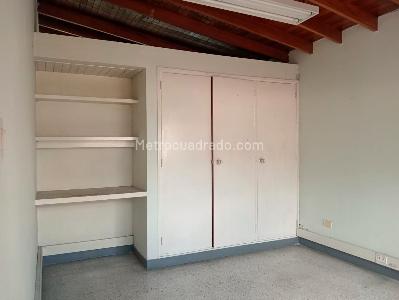 Casa de 5 alcobas en venta en Laureles, Medellín, 400 m² · foto 8 de 17