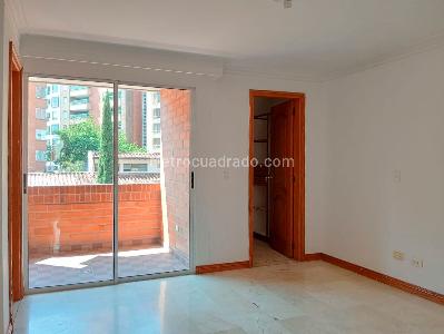 Apartamento de 3 alcobas en venta en Laureles, Medellín, 152 m² · foto 12 de 19