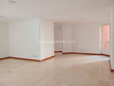 Apartamento de 3 alcobas en venta en Laureles, Medellín, 152 m² · foto 2 de 19